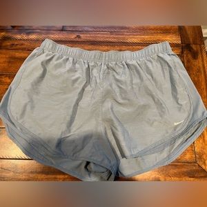 7 pair of athletic shorts size 2x; good/excellent condition; Nike